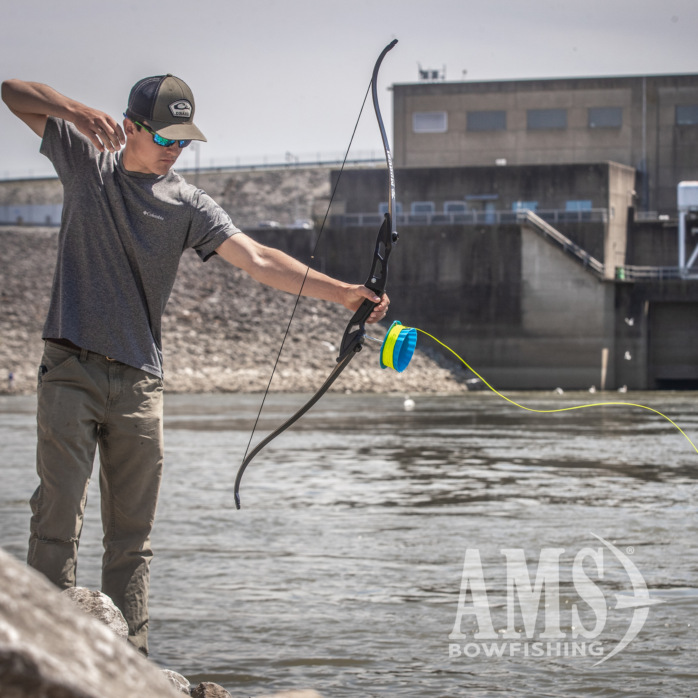 MudCat Economy Series Recurve Bowfishing Bow Kit - Image 3